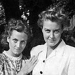 Ellinor et Cecilia HAMSUN en 1926